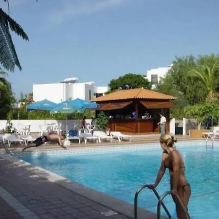 Paradero Americas * פלאייה דה לאס אמריקס